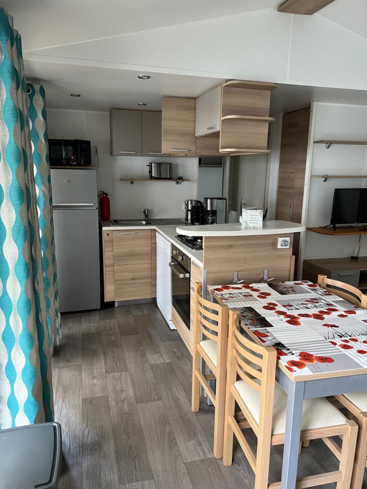 Mobilhome La Carabasse Vias Plage Bagian luar foto